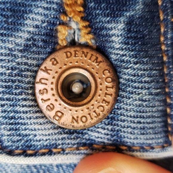 ASOS Bershka Vintage Inspired Tapestry Jean Shorts 4 - Picture 5 of 9